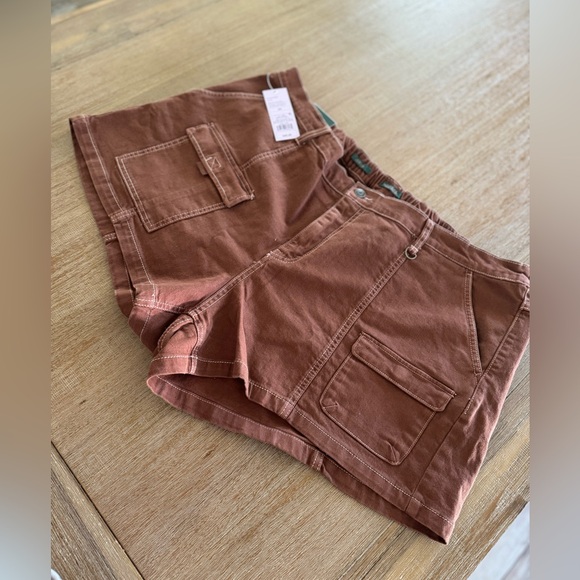 Women's Pull-On Cargo Jean Shorts - Wild
Fable - Picture 4 of 5